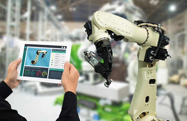 Manufacturers Laser-Focused on Technology Manufacturers Laser-Focused on Technology